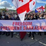 Сторонники Саакашвили собрались у тюрьмы в Рустави — РИА Новости, 08.10.2021