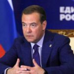 Медведев потребовал расследовать преступления в колониях — РИА Новости, 12.11.2021