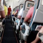 В Шереметьево пассажир попытался разбить иллюминатор в самолете — РИА Новости, 07.11.2021