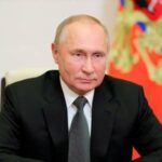 Путин заявил о повышении МРОТ в 2022 году — РИА Новости, 18.11.2021