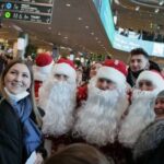 В Домодедово 22 Деда Мороза устроили флешмоб в честь Нового года — РИА Новости, 27.12.2021