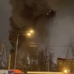 Площадь пожара на «Северной Верфи» в Петербурге выросла до 800 квадратов — РИА Новости, 17.12.2021